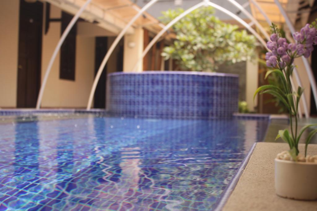 Lovender Guesthouse Malang Ngoại thất bức ảnh
