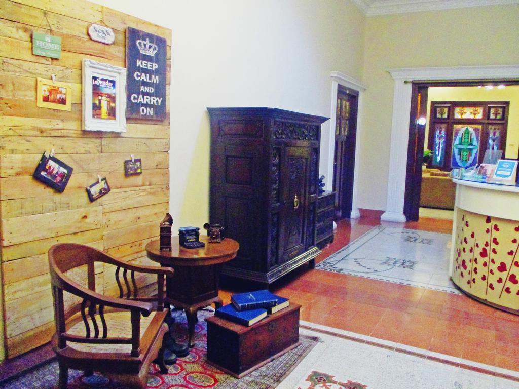 Lovender Guesthouse Malang Ngoại thất bức ảnh