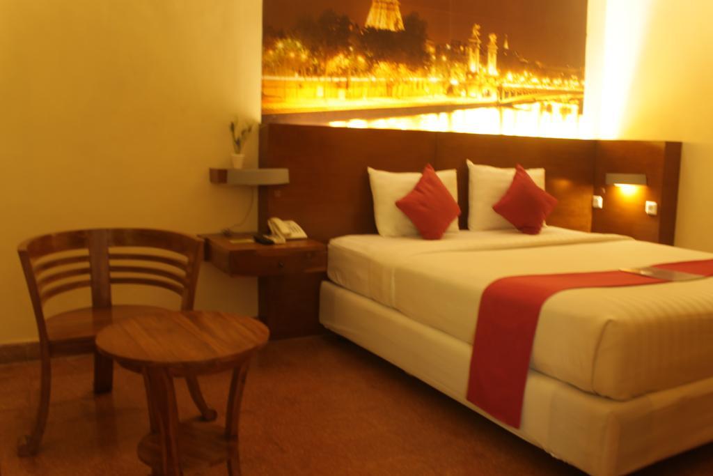 Lovender Guesthouse Malang Ngoại thất bức ảnh